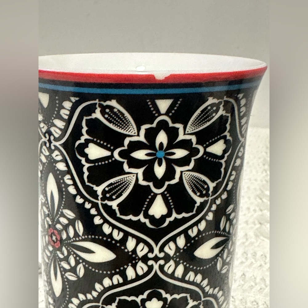 Andrea By Sadek Vera Bradley Red and White Ceramic Base - Picture 4 of 5